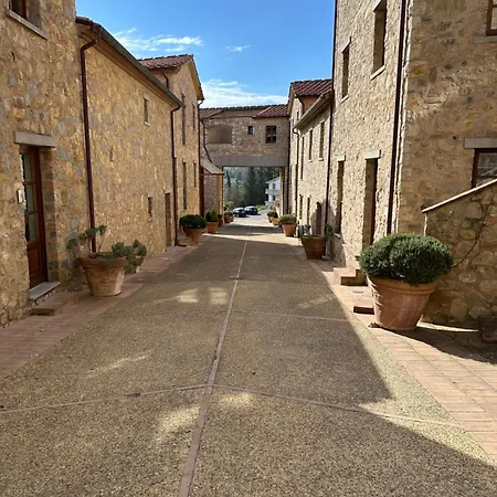 Borgo Di Gaiole - Casa Lorenzo - With A View & Travel Guide غايولي إن كيانتي
