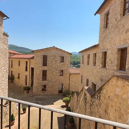 Borgo Di Gaiole - Casa Lorenzo - With A View & Travel Guide
