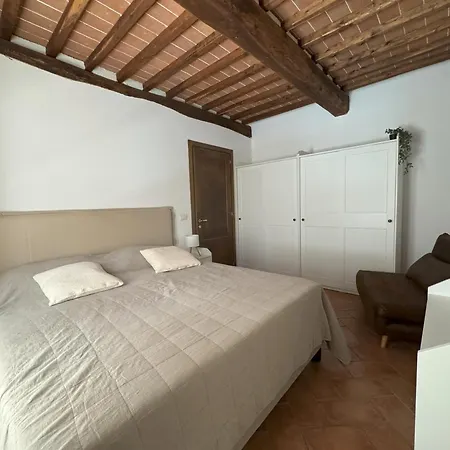 شقة Borgo Di Gaiole - Casa Lorenzo - With A View & Travel Guide غايولي إن كيانتي
