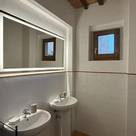 Borgo Di Gaiole - Casa Lorenzo - With A View & Travel Guide شقة *