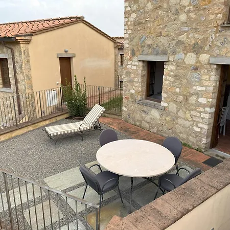 Borgo Di Gaiole - Casa Lorenzo - With A View & Travel Guide شقة غايولي إن كيانتي